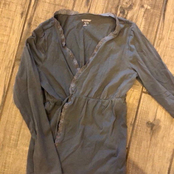 Motherhood Maternity 2 piece nursing leisure wear. - Picture 7 of 9